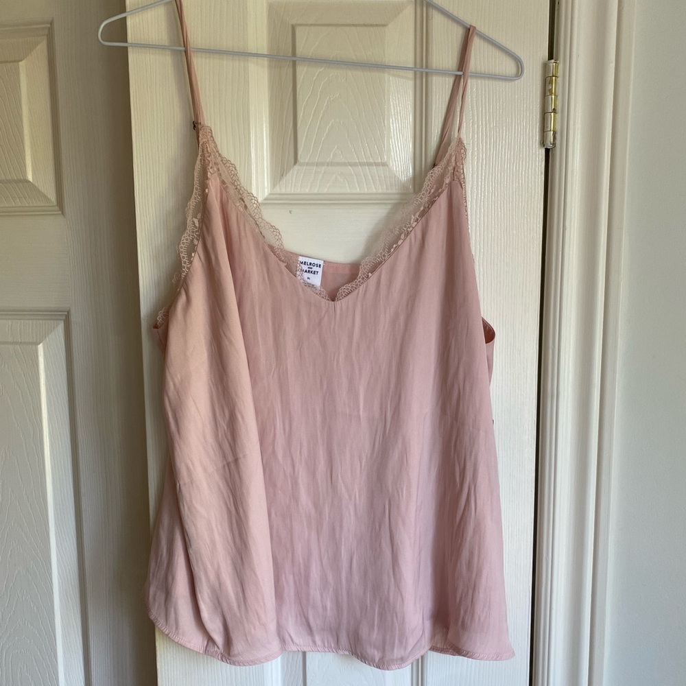 NWT Melrose and Market Soft Pink Lace Trim Cami lined